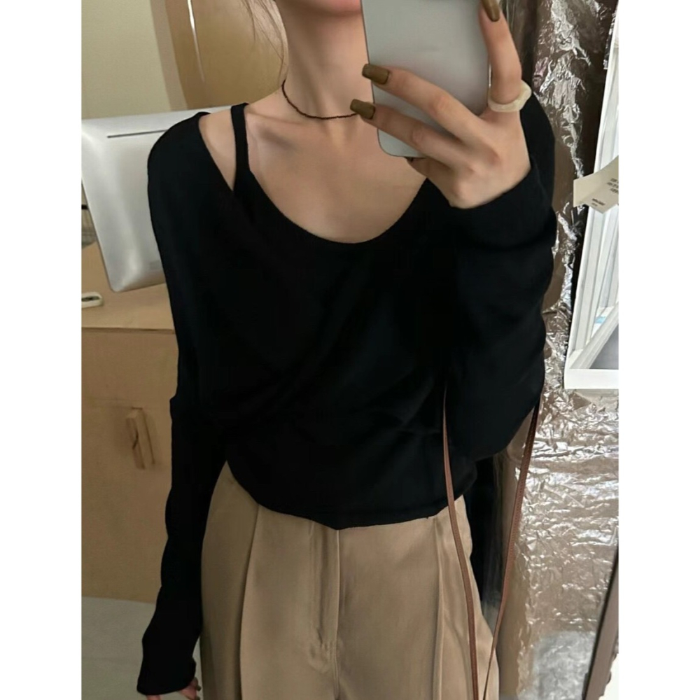 S.C優衣館 約會必備款 下擺交叉 細肩背心 2件組 長袖上衣 短版上衣 針織上衣 小心機 甜美款 小露性感 現貨女裝-細節圖3