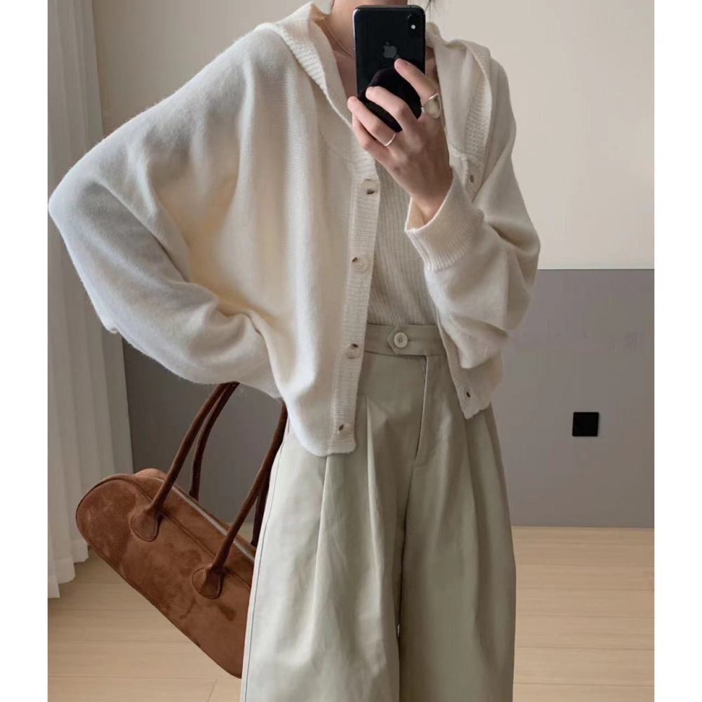 S.C 優衣館 秋冬新款 連帽 短版 蝙蝠袖 針織外套 罩衫 釦式 長袖外套 減齡款 辦公室穿搭 外套 顯瘦 現貨女裝-細節圖5
