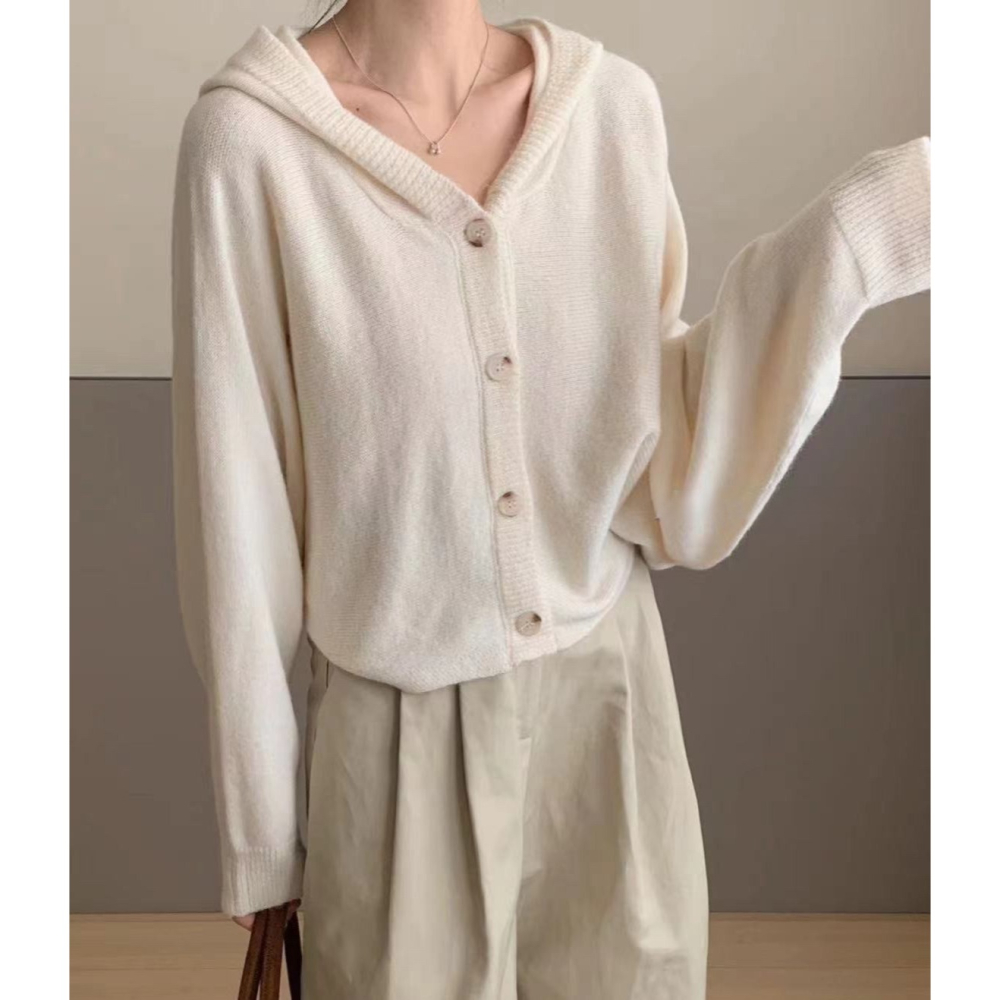 S.C 優衣館 秋冬新款 連帽 短版 蝙蝠袖 針織外套 罩衫 釦式 長袖外套 減齡款 辦公室穿搭 外套 顯瘦 現貨女裝-細節圖6