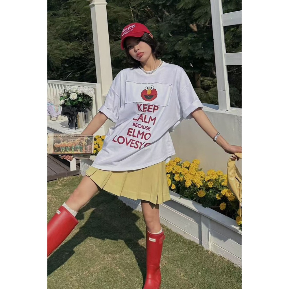 S.C優衣館 春夏新款 刷舊圖樣 字母 圓領T 短袖上衣 T恤 俢身款 休閒 減齡 個性圖樣 女上衣 寬鬆版 現貨女裝-細節圖5