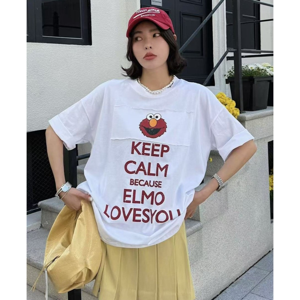 S.C優衣館 春夏新款 刷舊圖樣 字母 圓領T 短袖上衣 T恤 俢身款 休閒 減齡 個性圖樣 女上衣 寬鬆版 現貨女裝-細節圖6