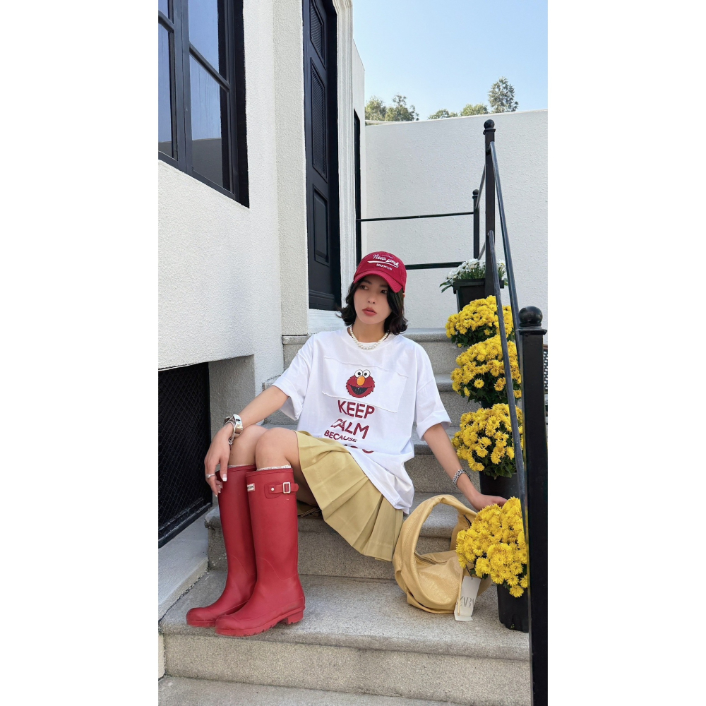 S.C優衣館 春夏新款 刷舊圖樣 字母 圓領T 短袖上衣 T恤 俢身款 休閒 減齡 個性圖樣 女上衣 寬鬆版 現貨女裝-細節圖8