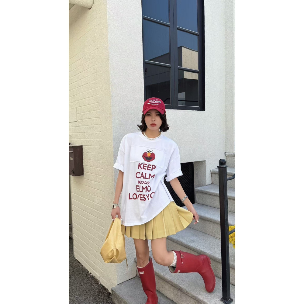 S.C優衣館 春夏新款 刷舊圖樣 字母 圓領T 短袖上衣 T恤 俢身款 休閒 減齡 個性圖樣 女上衣 寬鬆版 現貨女裝-細節圖9