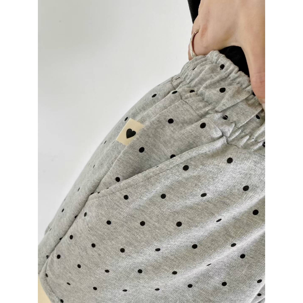 S.C優衣館 夏日必備 百搭 點點 真理褲 鬆緊褲頭 休閒短褲 熱褲 短褲 修飾腿型 顯腿長 女短褲 現貨 女裝-細節圖6