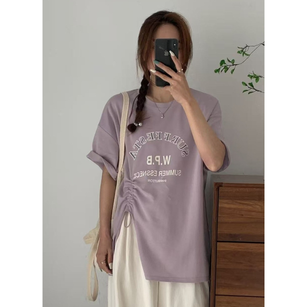 S.C優衣館 韓版 新款 側開叉 短袖上衣 個性字母 T恤 個性穿搭 夏季新款 短袖 修飾身型 好穿搭 現貨 女裝-細節圖4