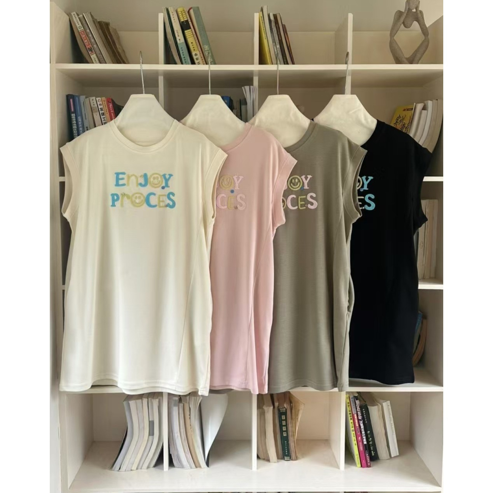 S.C優衣館 韓版 新款 立體刺繡圖樣 長版上衣 圓領 短袖 長上衣 休閒 百搭 顯瘦款 遮肉 好穿搭 現貨 女裝-細節圖9