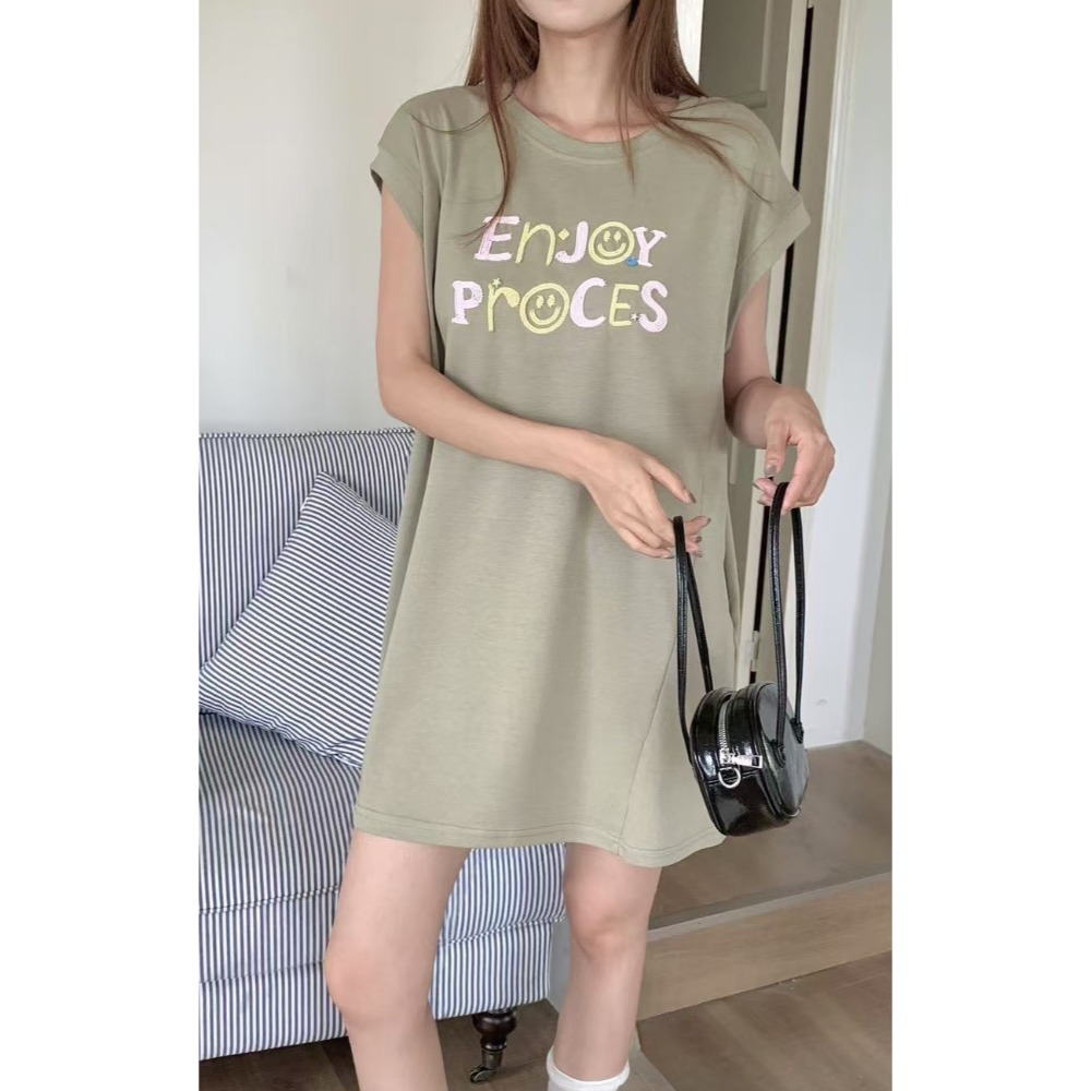 S.C優衣館 韓版 新款 立體刺繡圖樣 長版上衣 圓領 短袖 長上衣 休閒 百搭 顯瘦款 遮肉 好穿搭 現貨 女裝-規格圖9