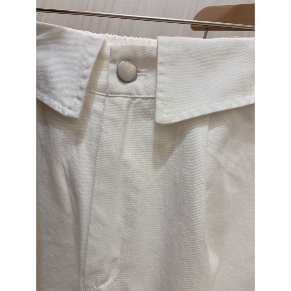 S.C優衣館 夏日必備 修飾 彈性腰圍 牛仔短褲 顯瘦 百搭 短褲 約會款 甜美風 出遊穿搭 減齡 牛仔褲 現貨 女裝-細節圖4