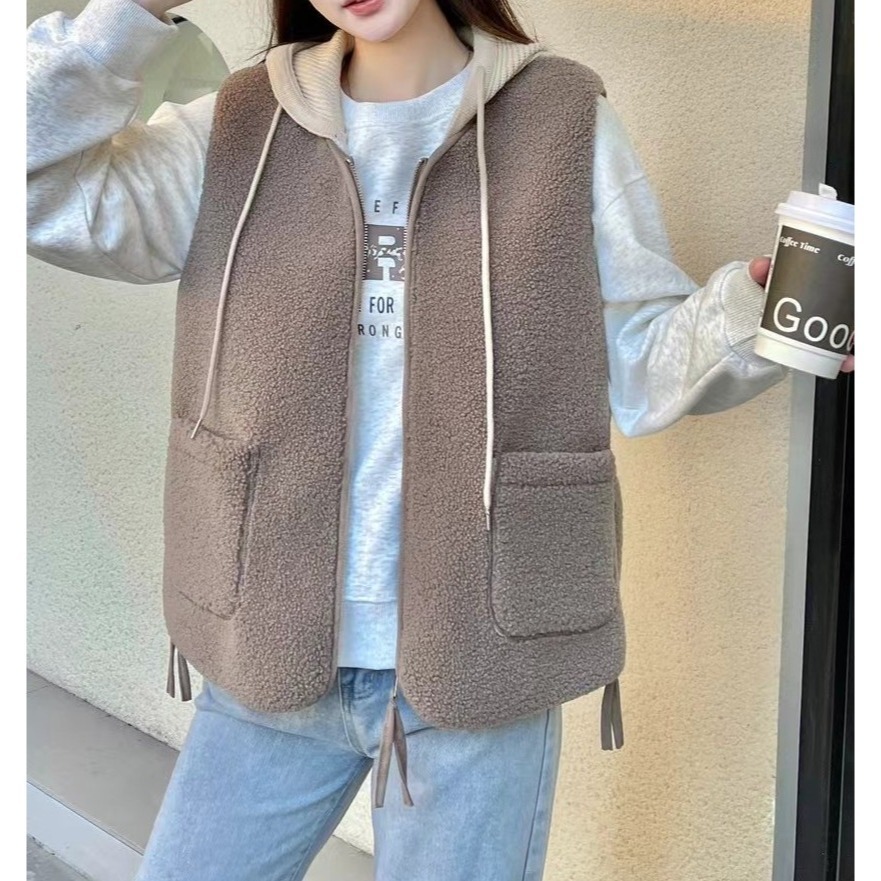 S.C優衣館 新款 可拆帽 羊羔毛 口袋背心 拉鍊 口袋 超好搭 保暖 修飾 側拉鍊 背心 外套 可愛風 現貨 女裝-細節圖2