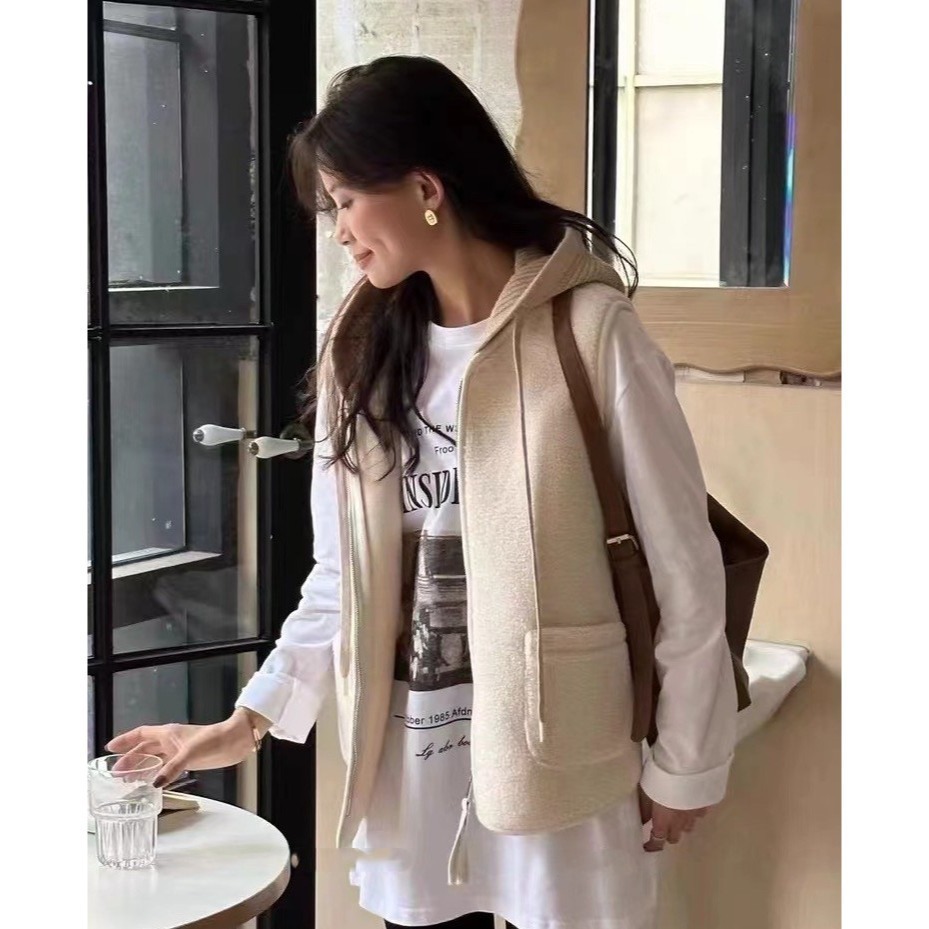 S.C優衣館 新款 可拆帽 羊羔毛 口袋背心 拉鍊 口袋 超好搭 保暖 修飾 側拉鍊 背心 外套 可愛風 現貨 女裝-細節圖5