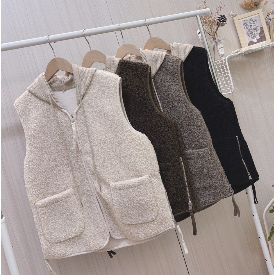 S.C優衣館 新款 可拆帽 羊羔毛 口袋背心 拉鍊 口袋 超好搭 保暖 修飾 側拉鍊 背心 外套 可愛風 現貨 女裝-細節圖9