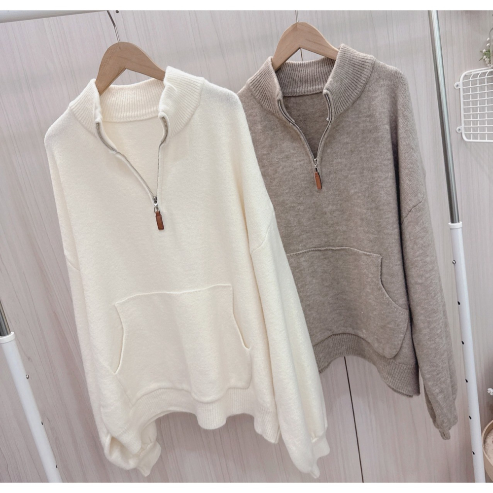 S.C優衣館 新款 拉鍊 前口袋 立領 燈籠袖 針織毛衣 素色 百搭 冬季必備款 遮肉肉 膨膨袖 東大門 現貨 女裝-細節圖7