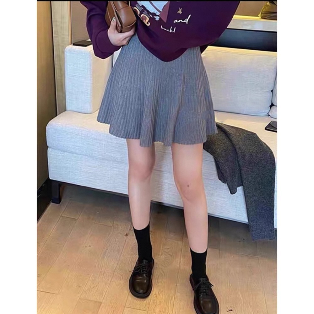 S.C優衣館 新款 壓褶 彈性腰圍 針織短裙 百搭裙 必備款 顯瘦 修飾 減齡 好穿搭 搭靴子 短裙 約會款 現貨 女裝-細節圖2