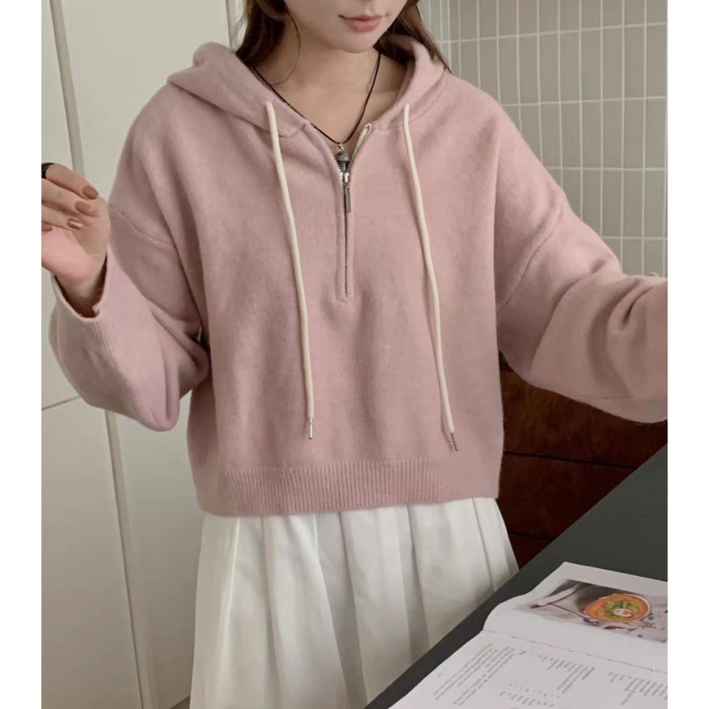 S.C優衣館 新款 針織連帽 短版上衣 前拉鍊 抽繩設計 短版 針織上衣 好穿搭 素色 長袖上衣 修飾 現貨 女裝-細節圖3