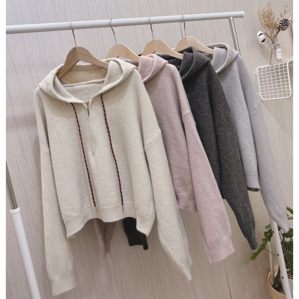 S.C優衣館 新款 針織連帽 短版上衣 前拉鍊 抽繩設計 短版 針織上衣 好穿搭 素色 長袖上衣 修飾 現貨 女裝-細節圖9