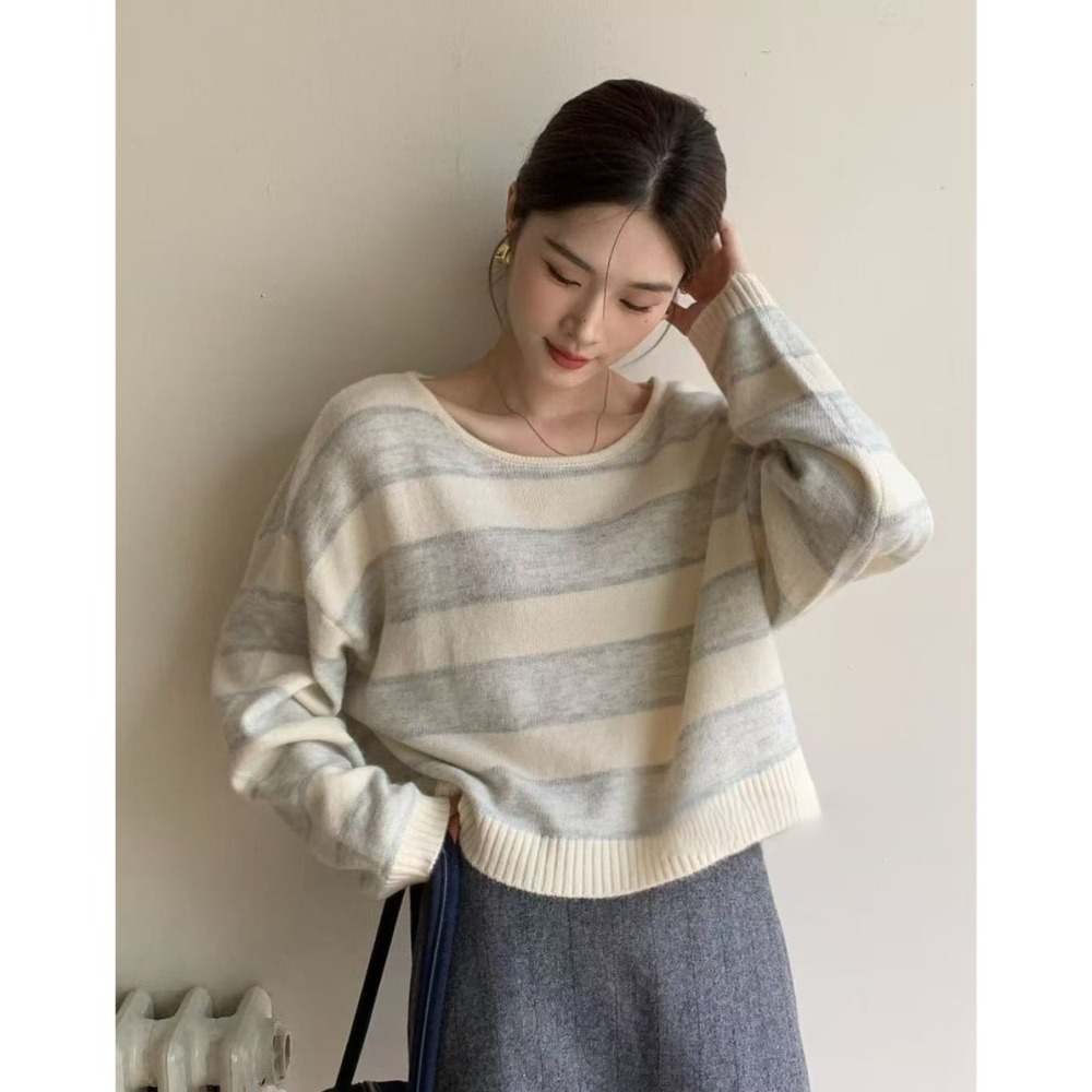 S.C優衣館 新款 短版 寬條紋 針織上衣 長袖上衣 圓領 百搭 基本款 針織毛衣 好穿搭 冬季 條紋 現貨 女裝-細節圖3