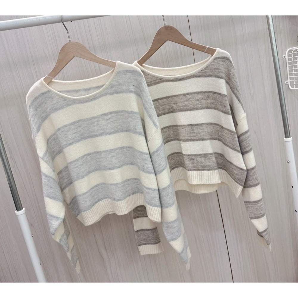 S.C優衣館 新款 短版 寬條紋 針織上衣 長袖上衣 圓領 百搭 基本款 針織毛衣 好穿搭 冬季 條紋 現貨 女裝-細節圖8
