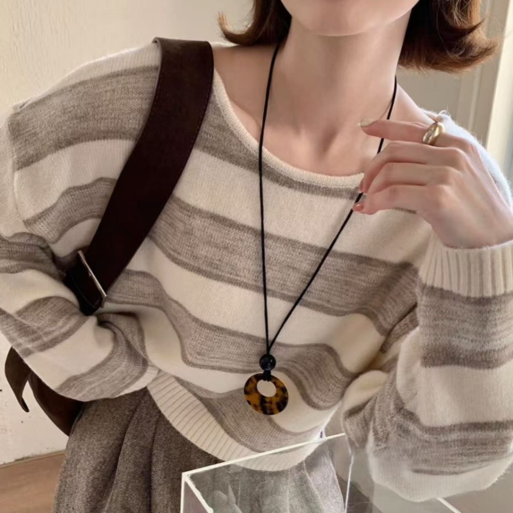 S.C優衣館 新款 短版 寬條紋 針織上衣 長袖上衣 圓領 百搭 基本款 針織毛衣 好穿搭 冬季 條紋 現貨 女裝-規格圖10