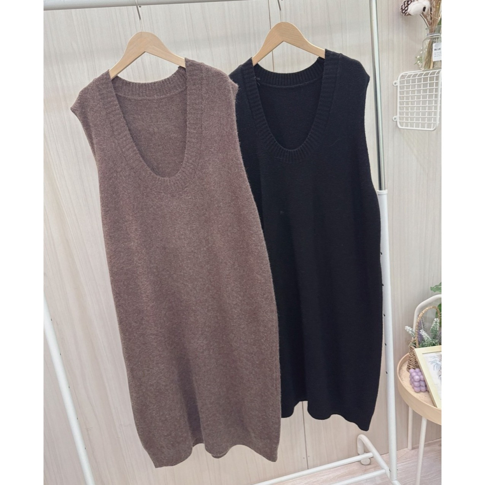 S.C優衣館 冬季新款 U領 長版 背心裙 毛衣裙 毛衣 長裙 修飾 修雅 森林系 氣質 約會款 好穿搭 現貨 女裝-細節圖6