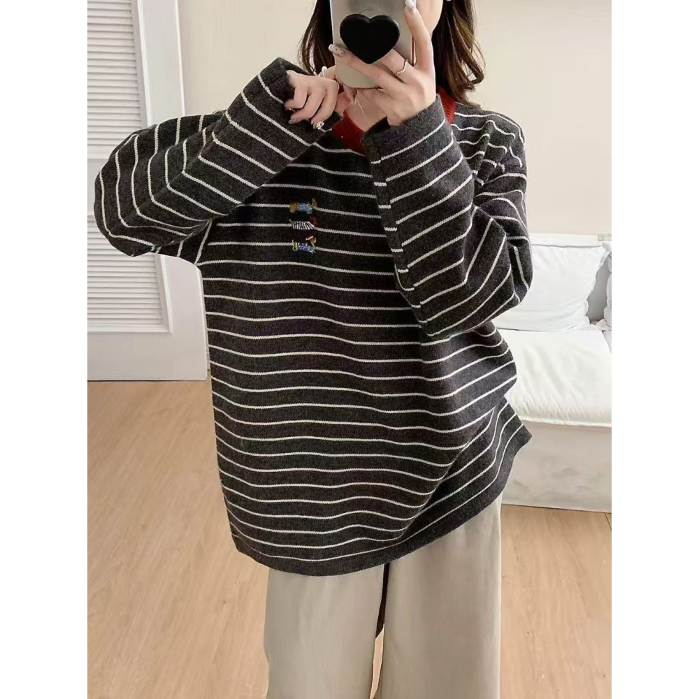 S.C優衣館 冬季新款 刺繡 臘腸狗 圓領 針織上衣 長袖 針織 條紋上衣 可愛圖樣 修身款 毛衣 現貨 女裝-細節圖3