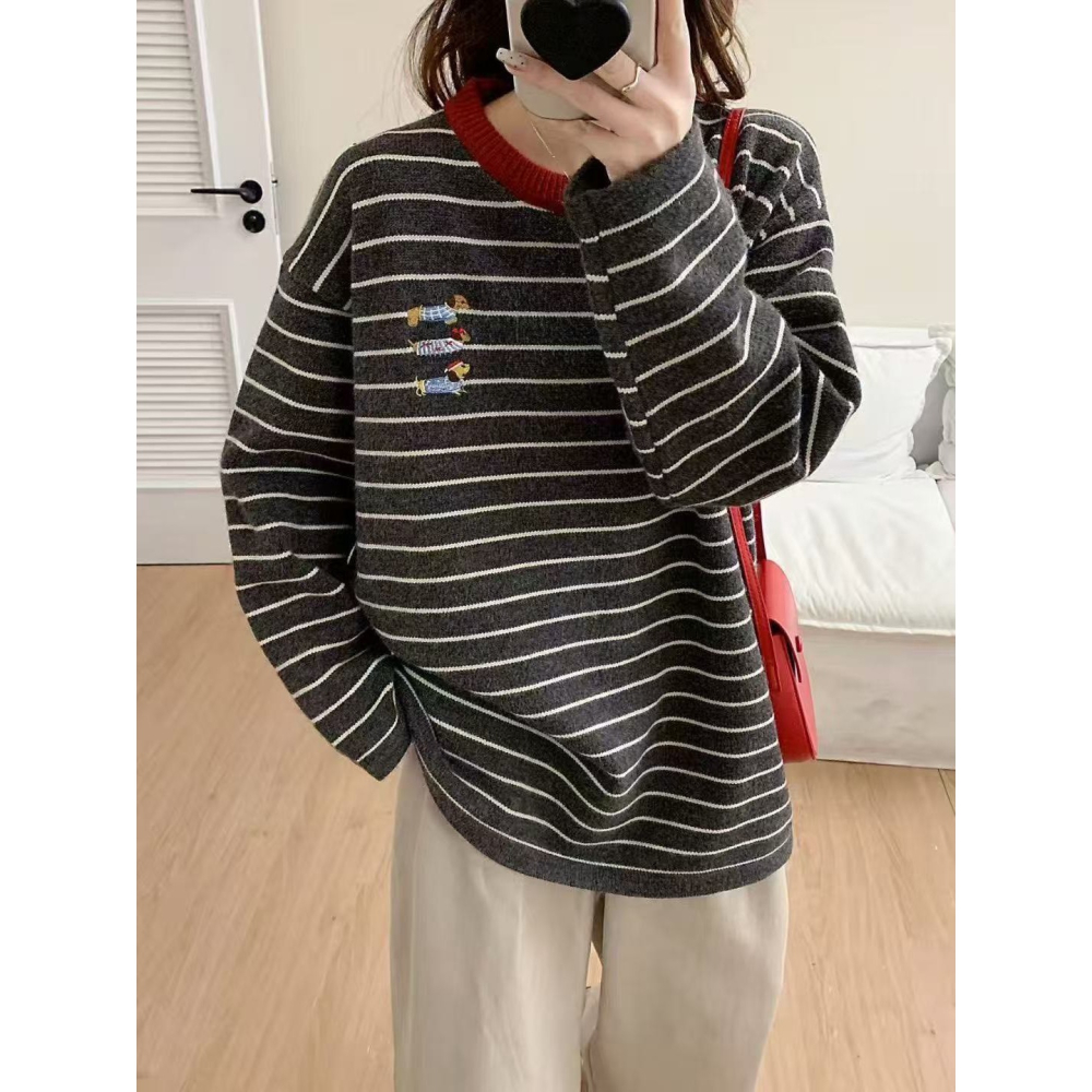 S.C優衣館 冬季新款 刺繡 臘腸狗 圓領 針織上衣 長袖 針織 條紋上衣 可愛圖樣 修身款 毛衣 現貨 女裝-細節圖4