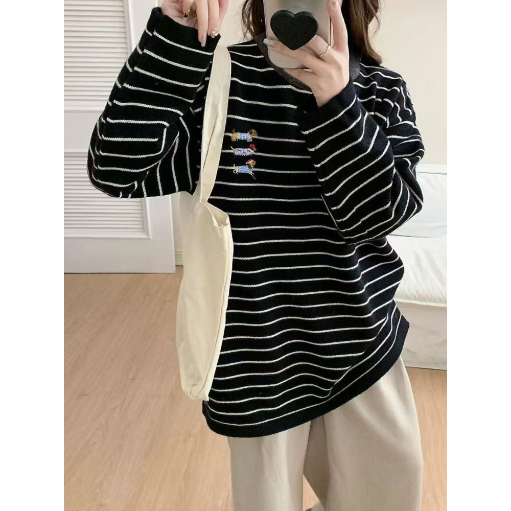 S.C優衣館 冬季新款 刺繡 臘腸狗 圓領 針織上衣 長袖 針織 條紋上衣 可愛圖樣 修身款 毛衣 現貨 女裝-細節圖8