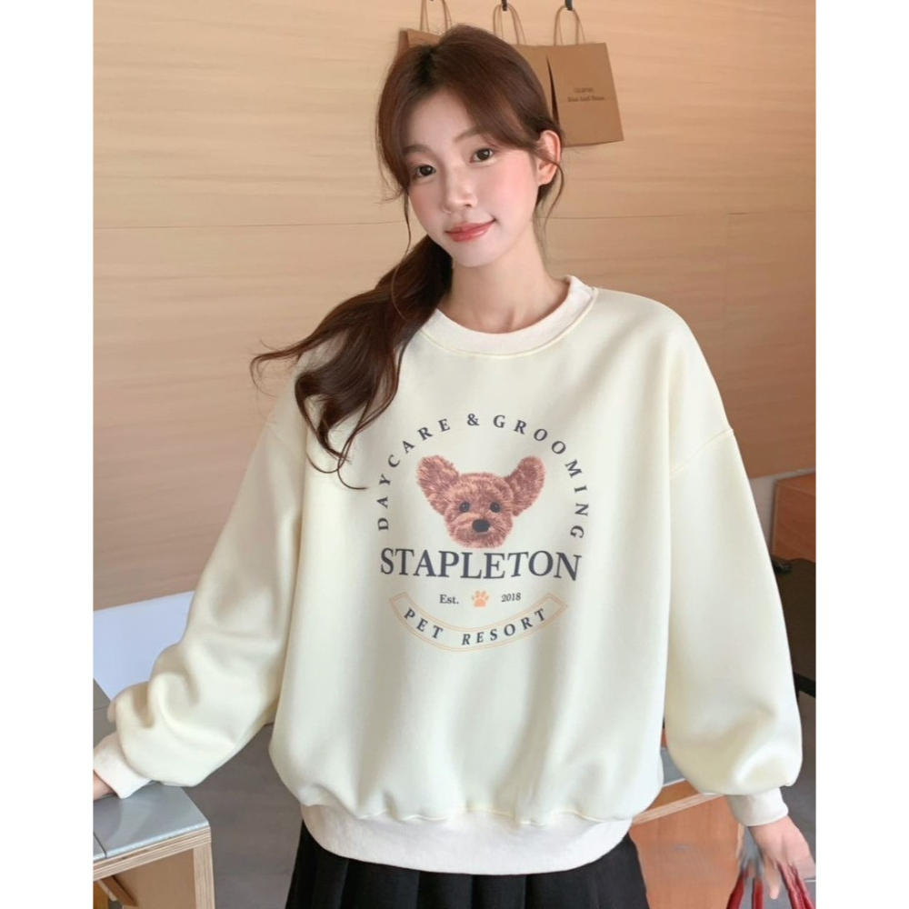 S.C優衣館 新款 萌萌 玩具貴賓 圓領 上衣 大學T 長袖 T恤 冬季新款 泰迪熊圖樣 必備 基本款 現貨 女裝-細節圖4