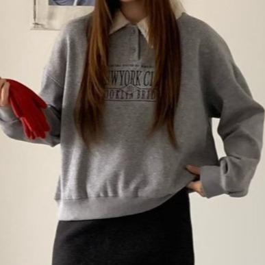 S.C優衣館 新款 毛毛翻領 字母 長袖上衣 加絨 保暖 氣質 學院風 落肩款 好穿搭 英倫風格 秋冬必備 現貨 女裝-規格圖8