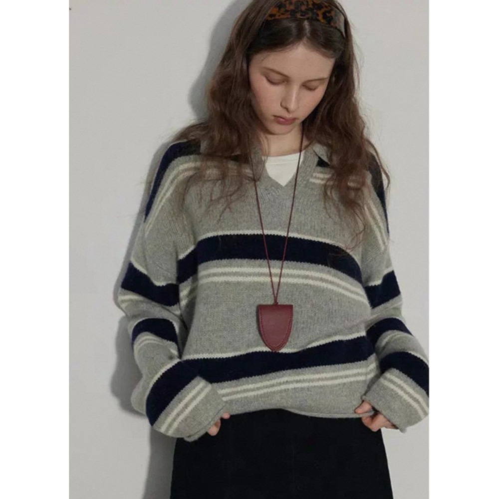 S.C優衣館 新款 翻領 橫修紋 毛衣 長袖上衣 百搭 基本款 針織上衣 學院風 辦公室 新鮮人 穿搭 現貨 女裝-細節圖3