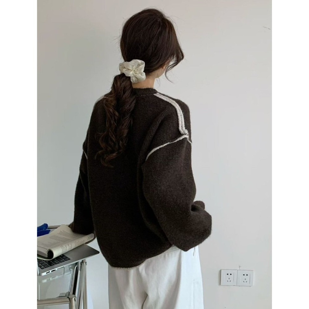 S.C優衣館 韓版 新款 下擺 不對稱 撞色車線 設計 造型 毛衣 圓領 長袖上衣 秋冬款 氣質小姐姐 現貨 女裝-細節圖6