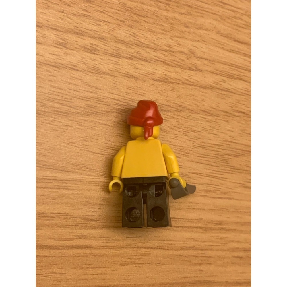 LEGO 樂高 紅衣黑褲海盜人偶 （二手人偶 7 成新）-細節圖2