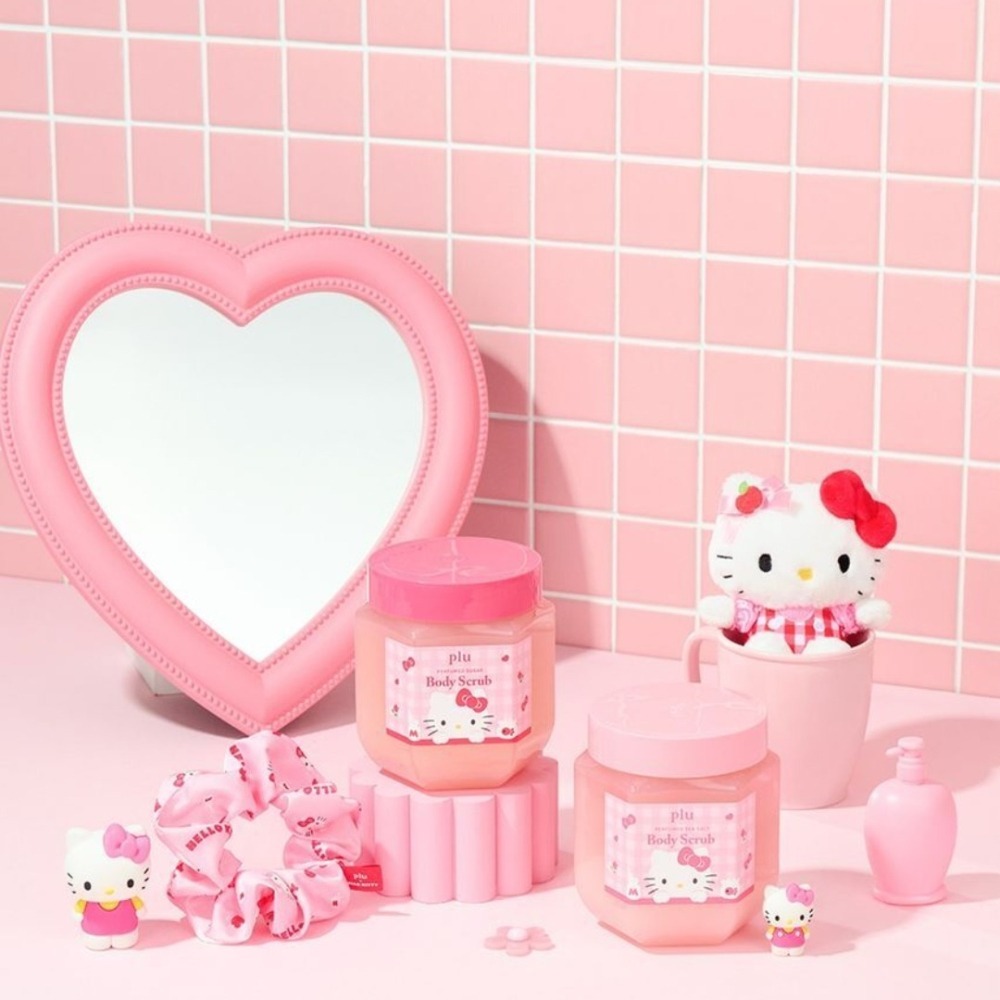 預購 韓國 plu x HELLO KITTY 香氛海鹽身體磨砂膏 木質花香 600g/入 贈可愛髮圈🎁-細節圖2
