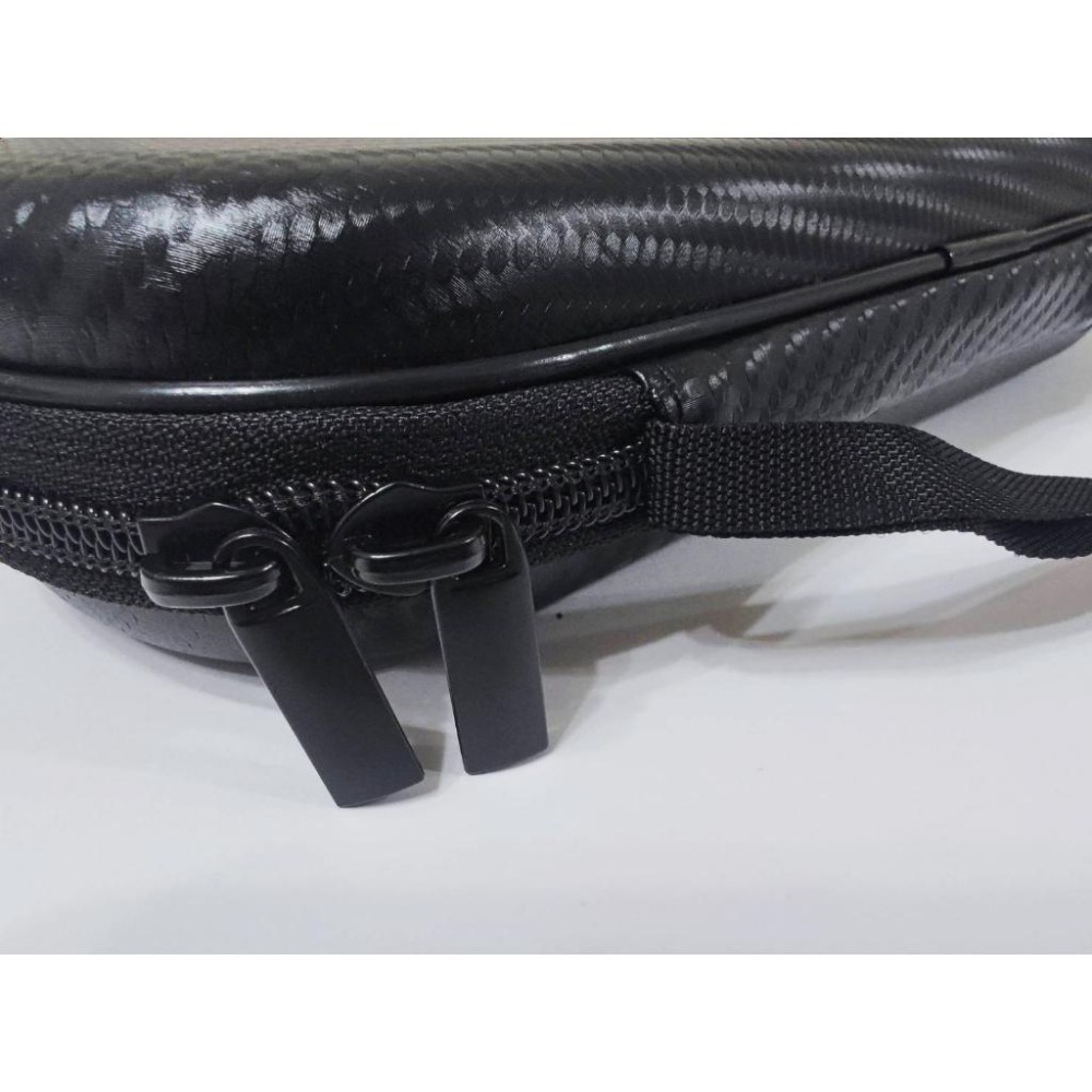 顏同學 顏選桌球 DONIC 硬殼 拍袋 碳纖紋路 桌拍袋 桌球拍套 刀板型 直拍也可以放 有吊繩 防水 防溼氣-細節圖4