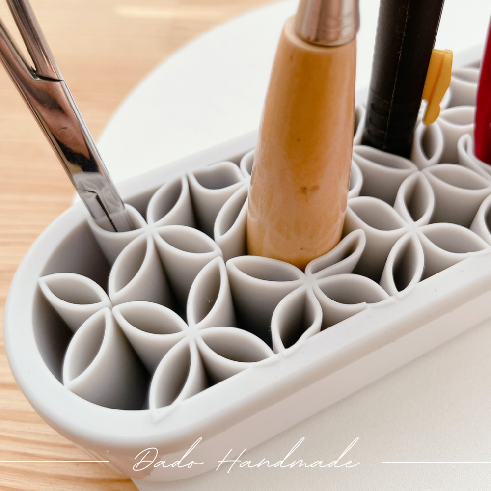 【手作材料】 矽膠縫紉工具收納盒  ▎筆筒 紗剪 錐子 縫紉 美甲 刷具 手作 多功能整理盒-細節圖4