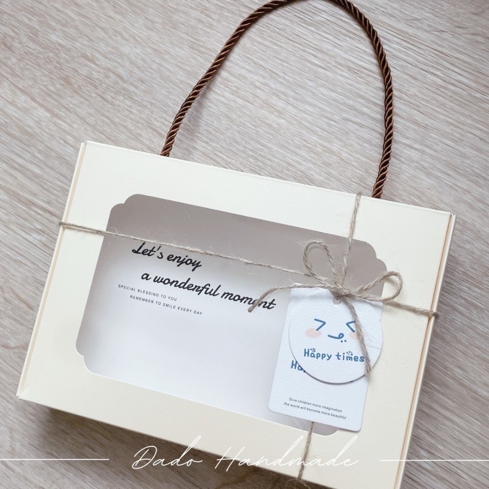 【禮盒包材】開窗設計提把包裝盒組  ▎附祝福小卡＆麻繩 ▎彌月禮盒 包裝盒 手提式包裝盒(現貨+預購)-細節圖10