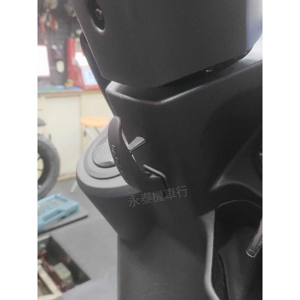 永泰機車行 胖迪爵 防跳脫掛勾 前置物箱掛勾 防跳掛勾 雙火星塞 全新迪爵 WOO VIVO 活力 Fiddle LT-細節圖3