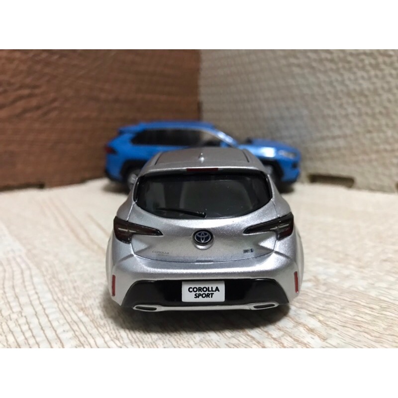 Toyota Corolla sport 極光銀 1/30 日規原廠模型車-細節圖3