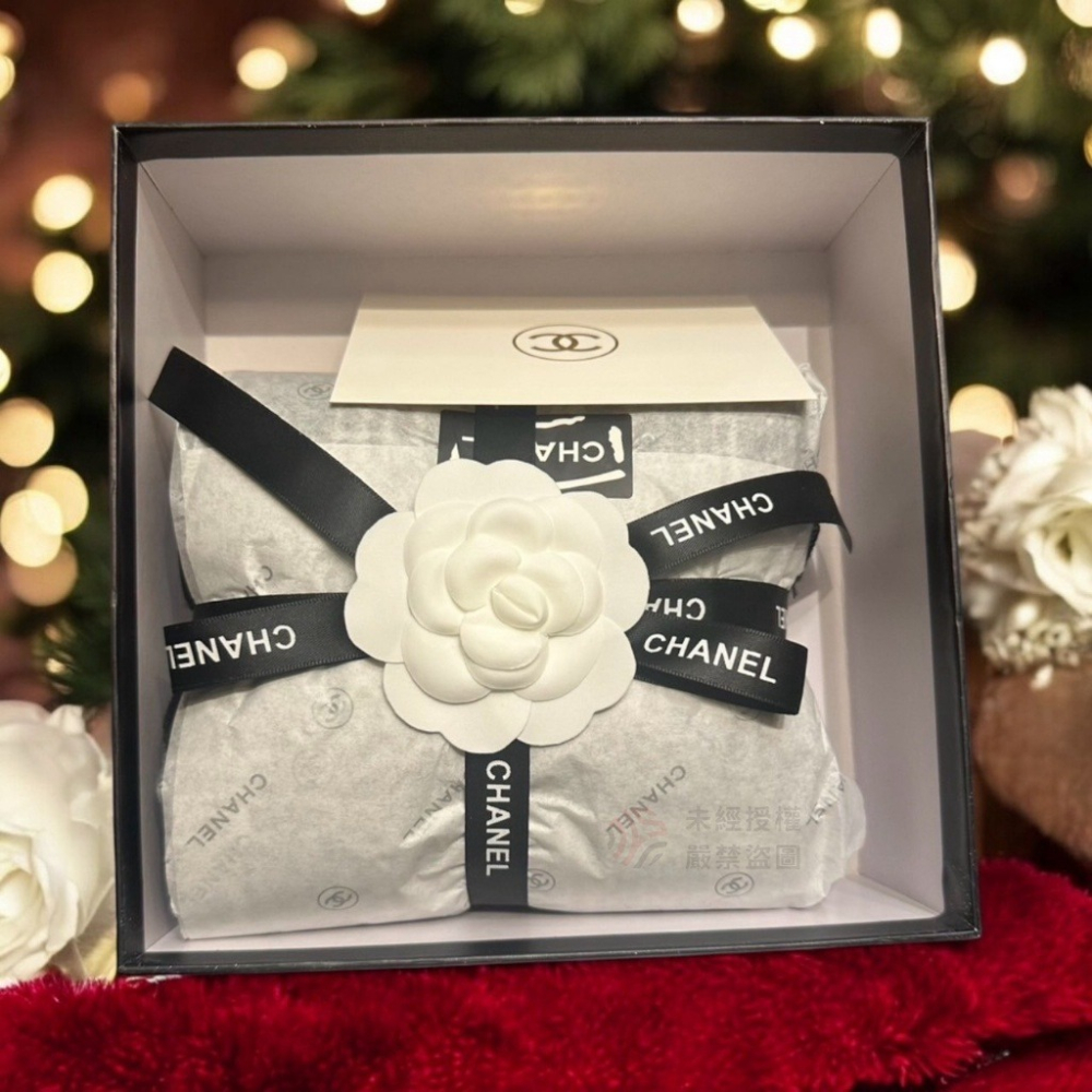 台灣 海外限定 CHANEL 經典黑白羊絨毛雙面圍巾 ＃香奈兒美妝櫃高端VIP限定積分兌換禮-細節圖6
