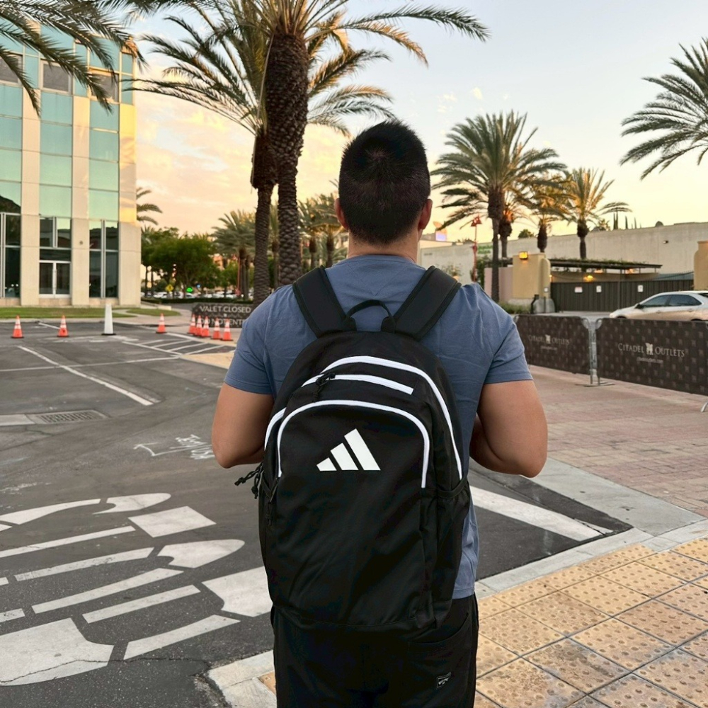 美國代購 Adidas 經典黑白雙層大後背包  這款現在特價也是好便宜😍雙層大開口設計超實用👌💯-細節圖3
