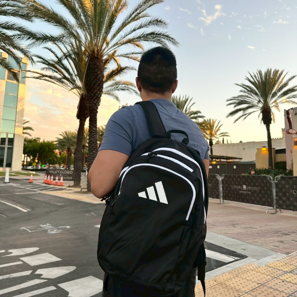 美國代購 Adidas 經典黑白雙層大後背包  這款現在特價也是好便宜😍雙層大開口設計超實用👌💯-細節圖4