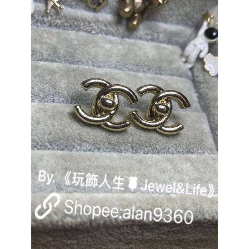 CHANEL 香奈兒 超美 金色 基本款 百搭 書包扣 素面 二手 造型 耳環-細節圖3