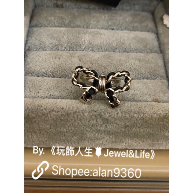 CHANEL 香奈兒 甜美 經典 蝴蝶結 黑色皮革 皮穿鍊 淡金色 二手 造型 戒指-細節圖2