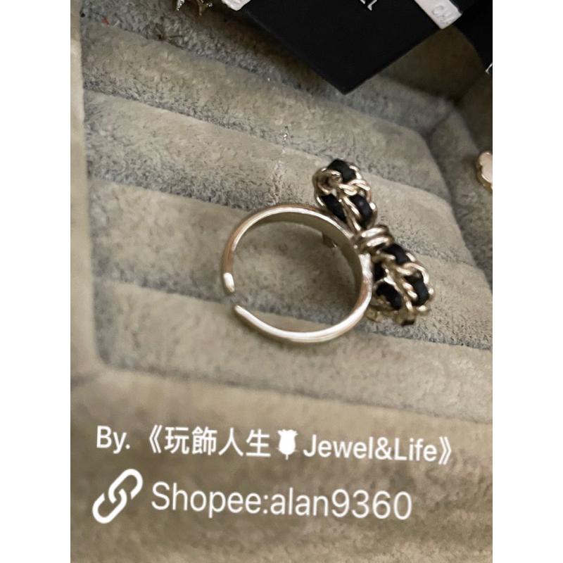 CHANEL 香奈兒 甜美 經典 蝴蝶結 黑色皮革 皮穿鍊 淡金色 二手 造型 戒指-細節圖4