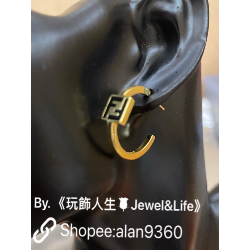 FENDI 超美 基本款 迷你 半圓 黑色琺瑯 金色LOGO 二手 造型 耳環-細節圖7
