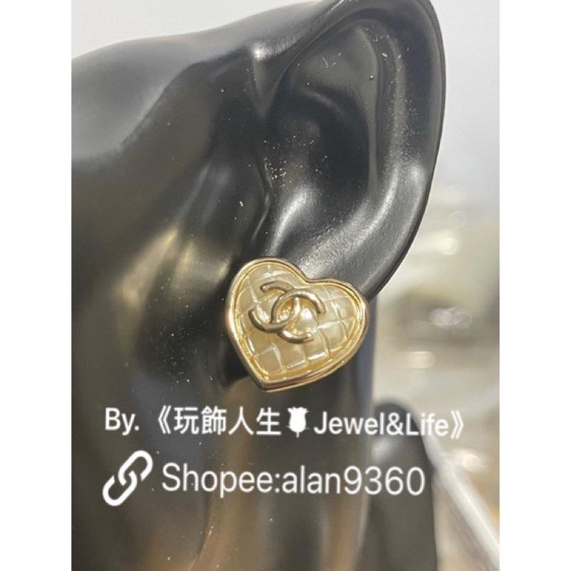 CHANEL 香奈兒 超美 金色 珍珠母貝 菱格紋 立體愛心 二手 造型 耳環-細節圖5