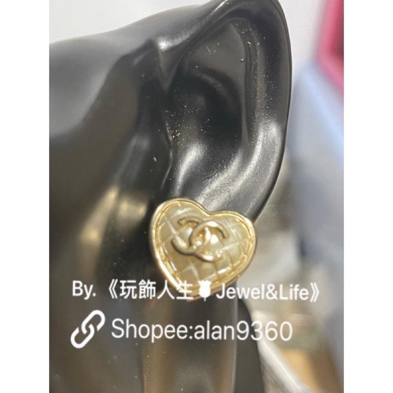 CHANEL 香奈兒 超美 金色 珍珠母貝 菱格紋 立體愛心 二手 造型 耳環-細節圖6