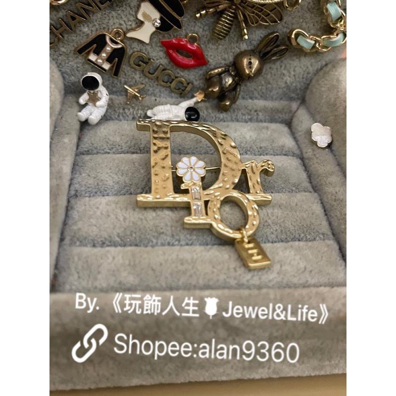 DIOR 超美 經典 字母 LOGO 花朵 琺瑯 二手 造型 淡金色 胸針-細節圖3