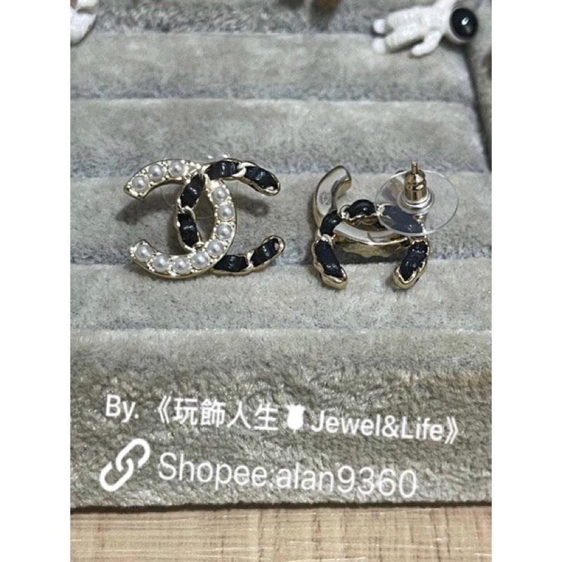 CHANEL 香奈兒 超美 金色 黑色皮革 珍珠 基本款 二手 造型 耳環-細節圖4