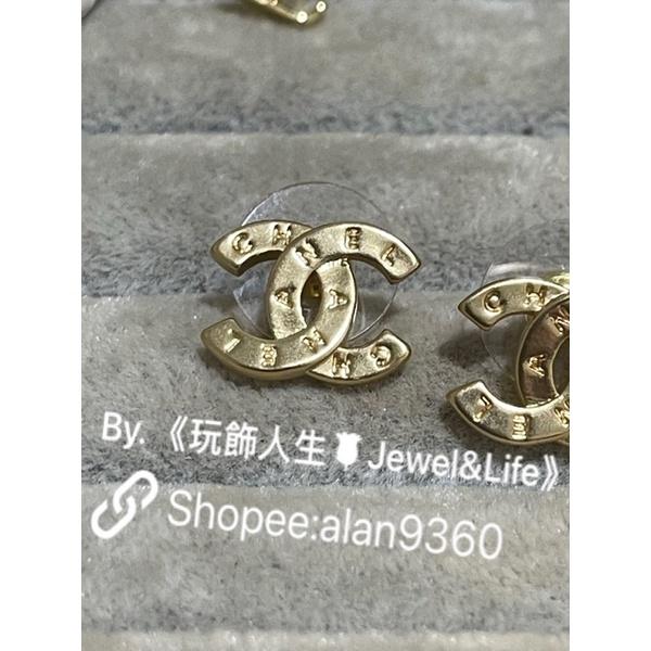 CHANEL 經典 日常生活 素面字母 金色 迷你 二手 雙C LOGO 造型  耳環-細節圖3