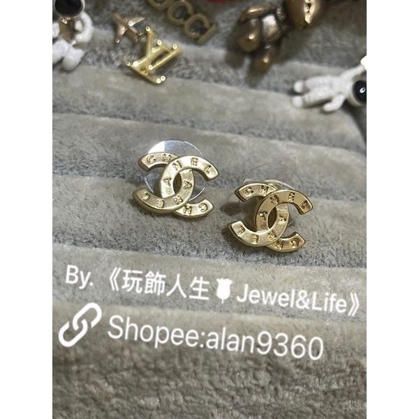 CHANEL 經典 日常生活 素面字母 金色 迷你 二手 雙C LOGO 造型  耳環-細節圖5